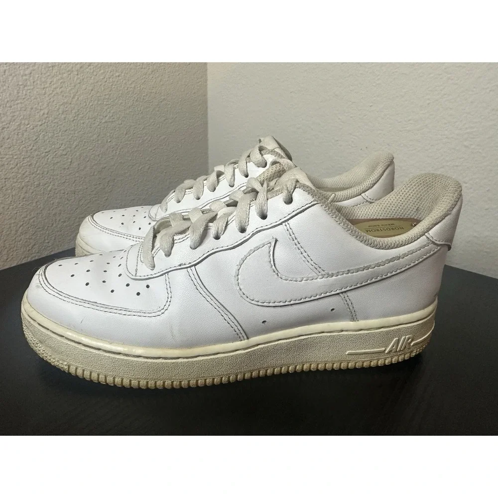 Nike Air Force 1‎ low '07 White SneakersShoes Womens Size 7 ( Men's Size 5.5 )